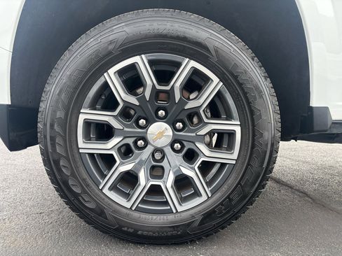 Used 2023 Chevrolet Colorado LT w/ LT Convenience Package III image 34