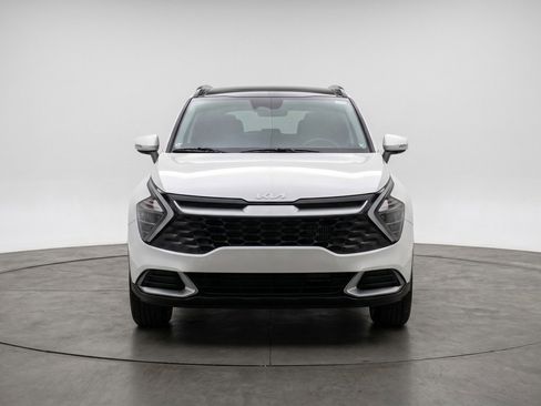Used 2025 Kia Sportage LX FWD image 2