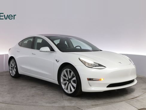 Used 2018 Tesla Model 3 Mid Range RWD image 13
