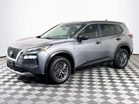 Used 2023 Nissan Rogue S image 4