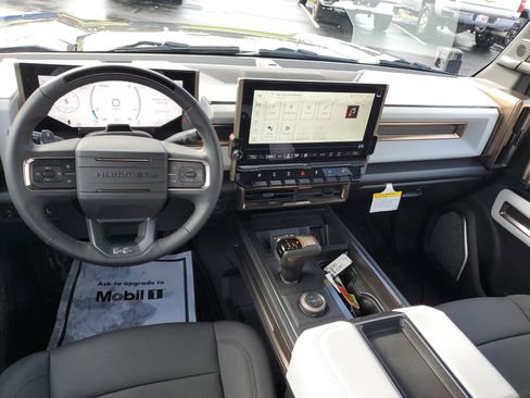 Used 2024 GMC Hummer EV 2X w/ Extreme Off-Road Package AWD/4WD image 11