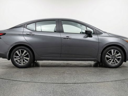 Used 2025 Nissan Versa SV FWD image 11