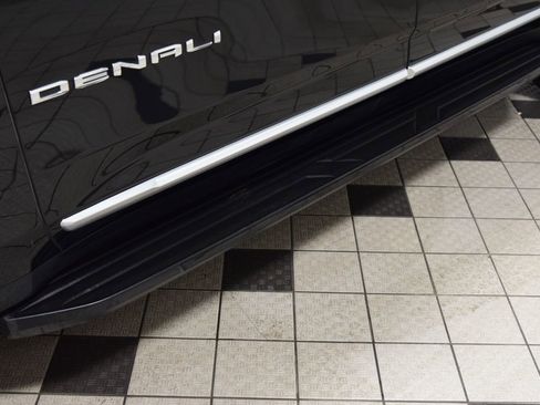 Used 2024 GMC Yukon XL Denali w/ Advanced Technology Package AWD/4WD image 31