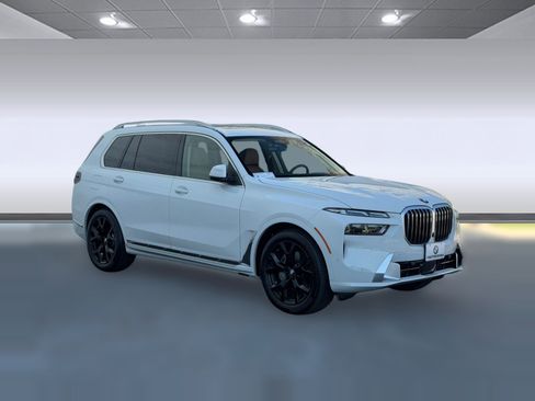 Certified 2026 BMW X7 xDrive40i AWD/4WD image 7