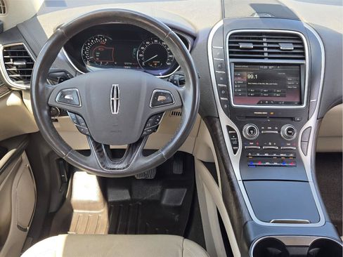 Used 2016 Lincoln MKX Reserve w/ Climate Package AWD/4WD image 26