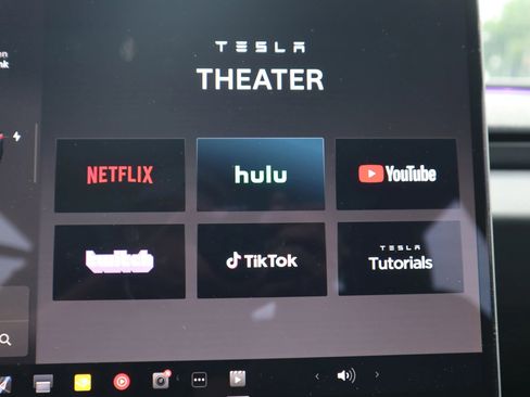 Used 2025 Tesla Model 3 Long Range AWD/4WD image 22