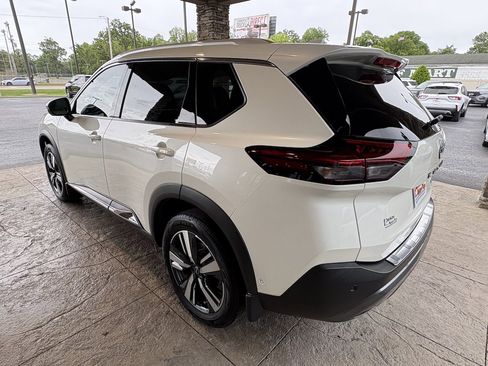 Used 2023 Nissan Rogue SL w/ SL Premium Package FWD image 8