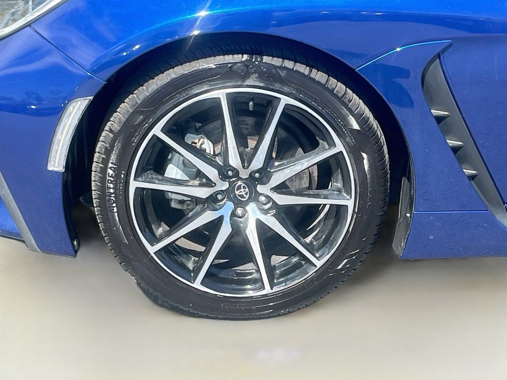 Used 2022 Toyota GR86 RWD image 28