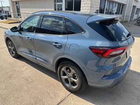 Used 2024 Ford Escape ST-Line w/ Tech Pack #1 FWD image 8