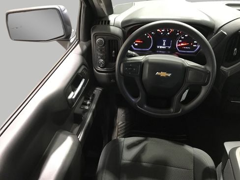 Used 2019 Chevrolet Silverado 1500 Custom w/ Custom Value Package image 5