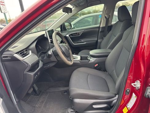 Used 2023 Toyota RAV4 LE image 5