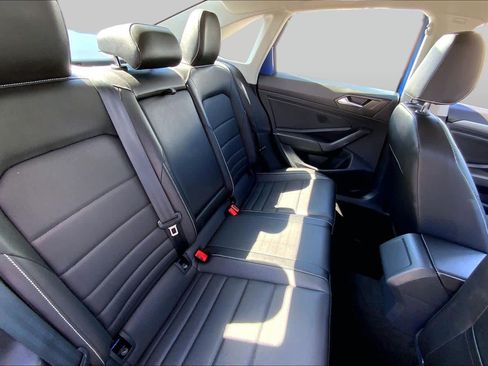 Used 2024 Volkswagen Jetta SE FWD image 18