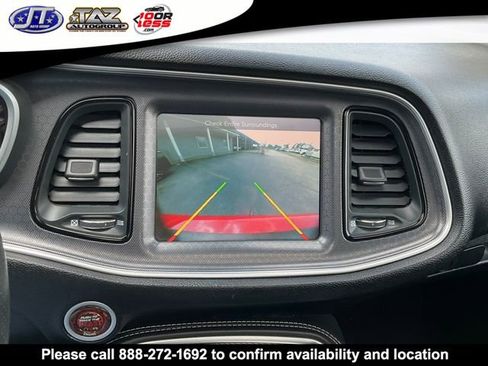 Used 2015 Dodge Challenger SRT image 21