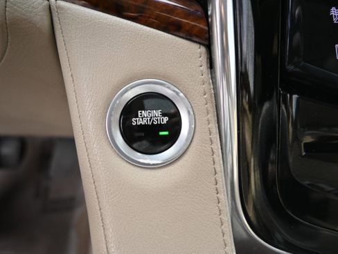 Used 2015 Cadillac Escalade Luxury image 18