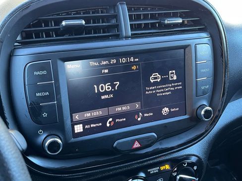 Used 2025 Kia Soul LX w/ LX Technology Package image 18