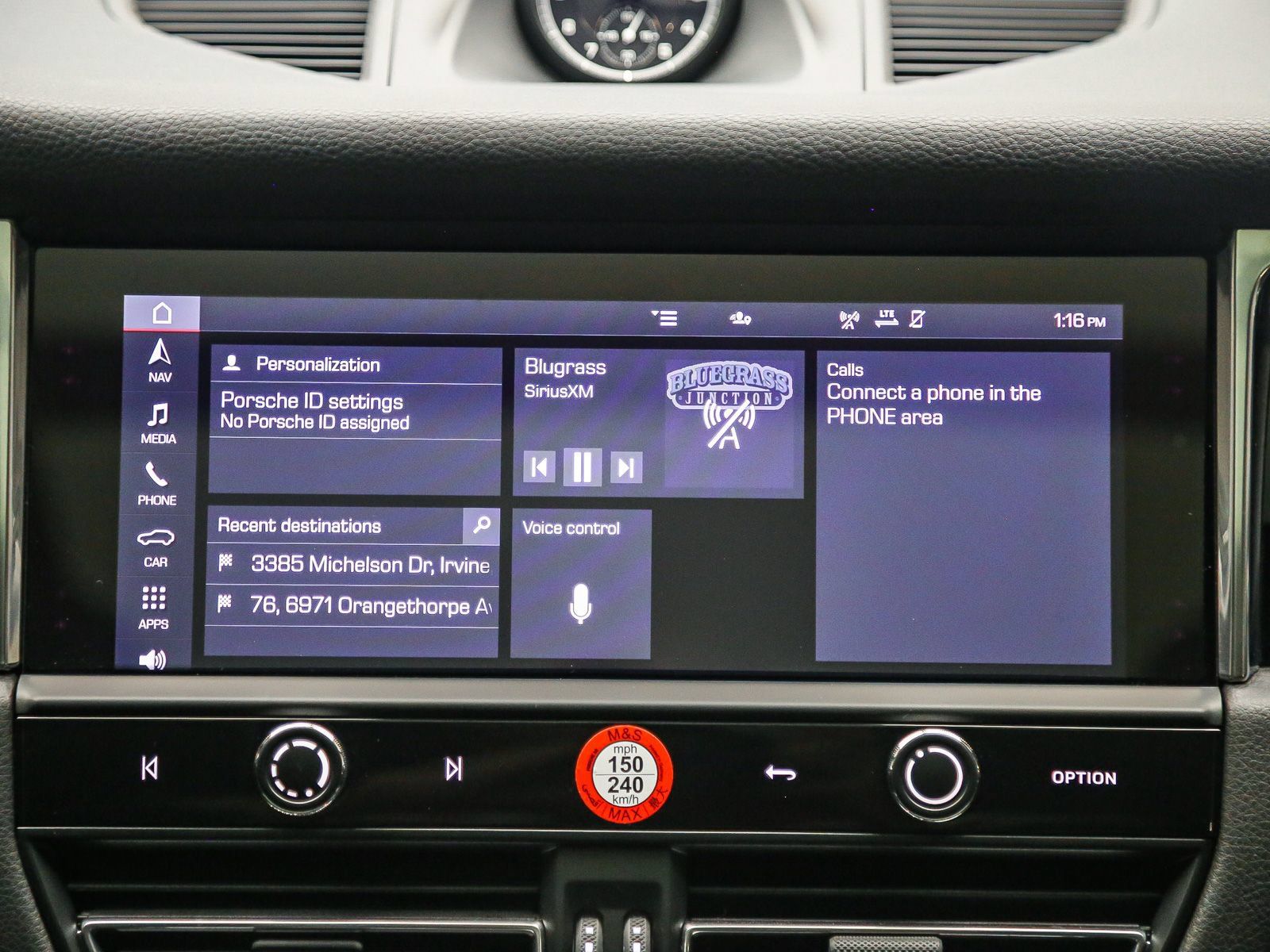 Certified 2025 Porsche Macan AWD/4WD image 20