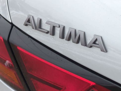 Used 2024 Nissan Altima 2.5 SV image 11