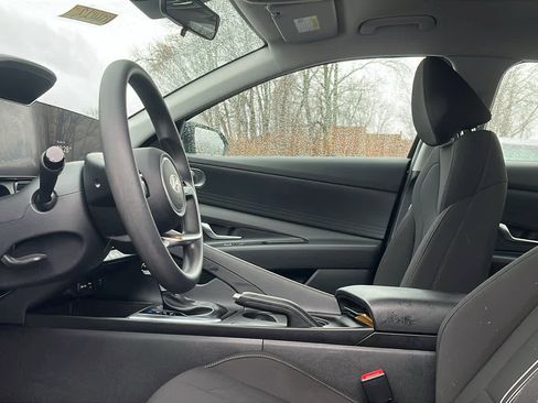 Used 2024 Hyundai Elantra SEL image 10