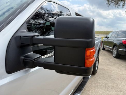 Used 2015 Ford F250 Lariat w/ Lariat Interior Package image 12