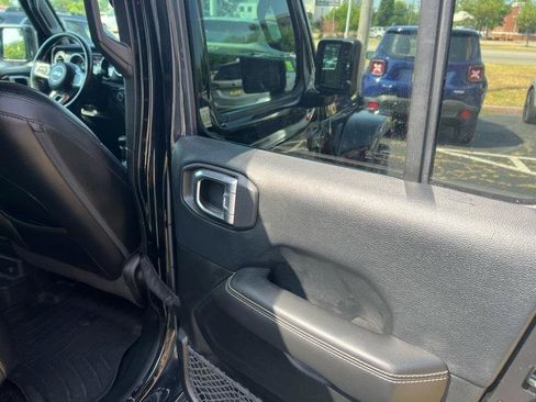 Used 2019 Jeep Wrangler Unlimited Sahara w/ Safety Group AWD/4WD image 9