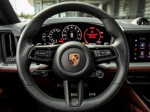 New 2026 Porsche Cayenne S image 28