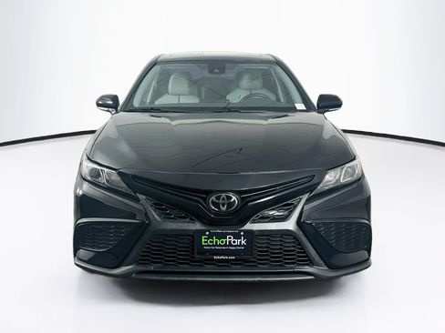 Used 2021 Toyota Camry SE w/ TRD Appearance Package (TMS) FWD image 2