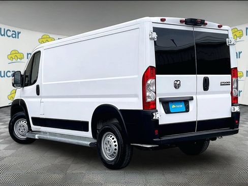 Used 2025 RAM ProMaster 2500 w/ U-Haul Equipment Group FWD image 4