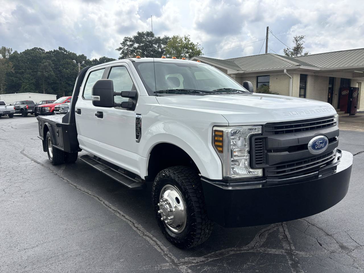 Used 2019 Ford F350 XL w/ Power Equipment Group AWD/4WD image 3