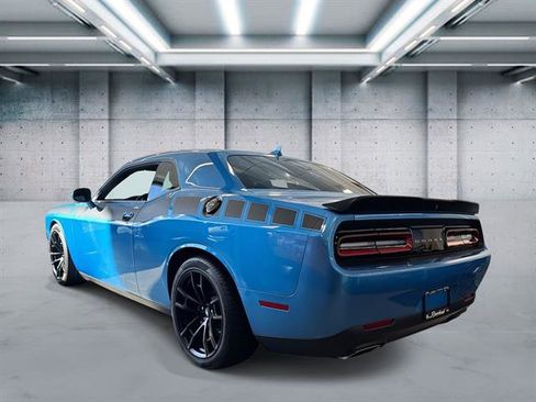 Used 2023 Dodge Challenger R/T w/ Plus Package image 5