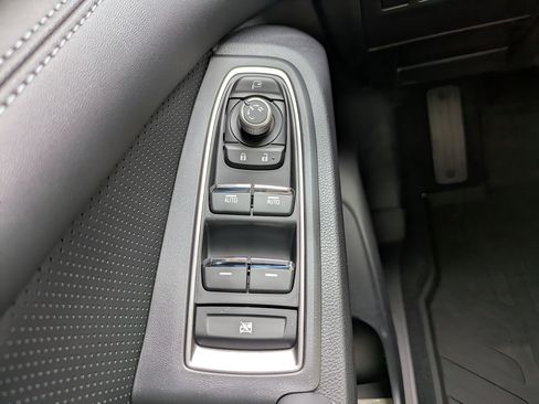 Used 2025 Subaru Ascent Limited AWD/4WD image 24