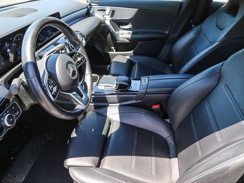 Used 2020 Mercedes-Benz CLA 250 image 4
