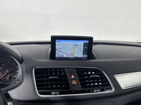 Used 2018 Audi Q3 2.0T Premium AWD/4WD image 4
