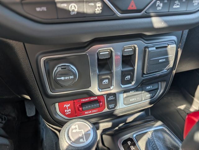 Used 2024 Jeep Wrangler Rubicon w/ Technology Group AWD/4WD image 20