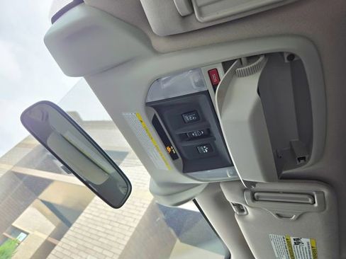 Used 2020 Subaru Forester Premium image 31