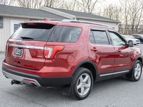 Used 2016 Ford Explorer XLT w/ Equipment Group 202A image 11