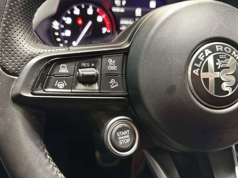 Used 2022 Alfa Romeo Stelvio Veloce AWD/4WD image 24