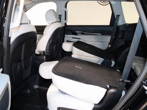 Used 2023 Kia Telluride S image 31
