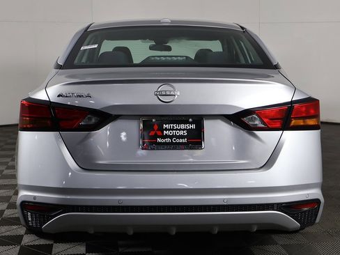 Used 2023 Nissan Altima 2.5 SV image 9