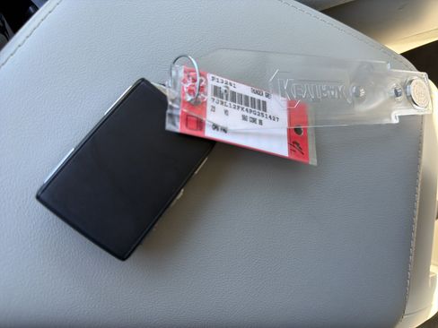 Certified 2023 Volvo S60 B5 Core image 38