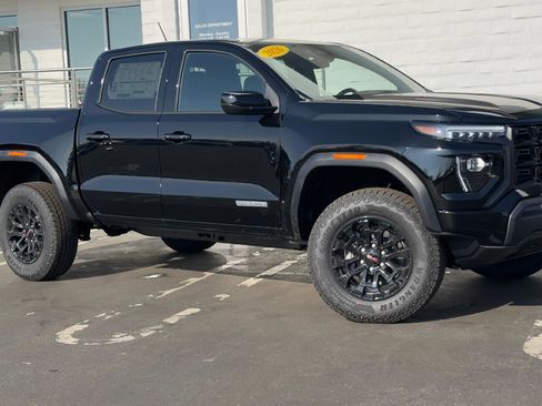 New 2026 GMC Canyon Elevation image 3