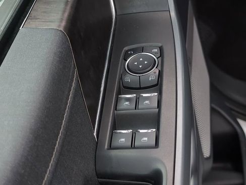 Used 2023 Ford F150 4x4 SuperCrew image 16