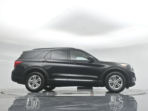 Used 2022 Ford Explorer XLT image 50