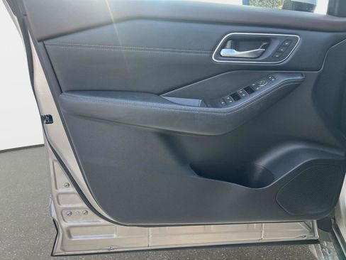 Certified 2023 Nissan Rogue Platinum w/ Platinum Premium Package image 18