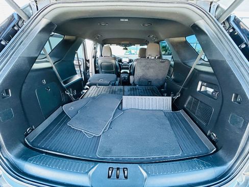 Used 2020 Ford Explorer XLT image 31