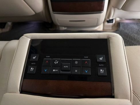 Used 2016 Lexus LX 570 4WD w/ Luxury Package image 22