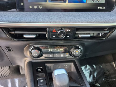 Used 2026 Nissan Kicks SV FWD image 25
