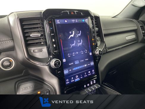Used 2024 RAM 1500 Laramie AWD/4WD image 7