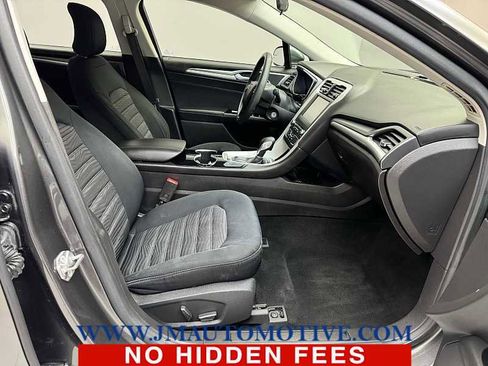 Used 2016 Ford Fusion SE image 19