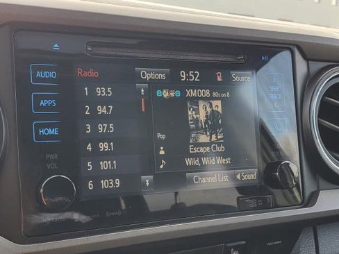 Used 2019 Toyota Tacoma TRD Sport image 27