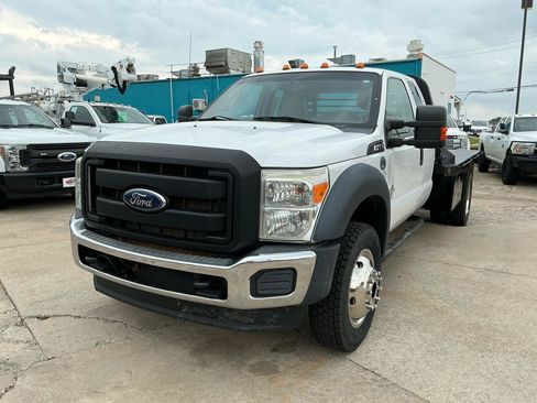 Used 2016 Ford F550 4x4 SuperCab Super Duty image 2